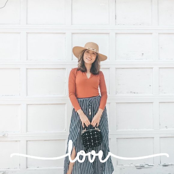 Meet your Posher, Quinn - Picture 1 of 2